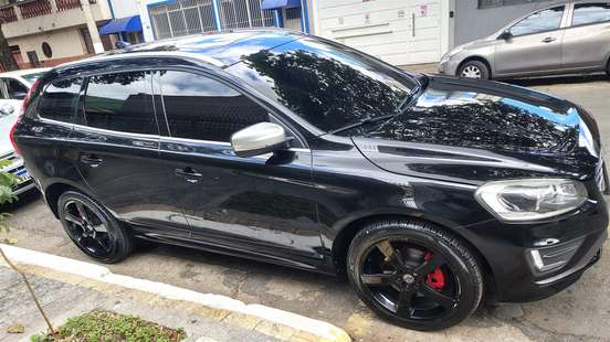 VOLVO-XC60-2015