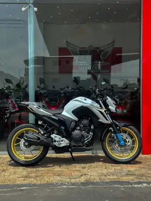 YAMAHA-FZ25 FAZER CONNECTED ABS-2025