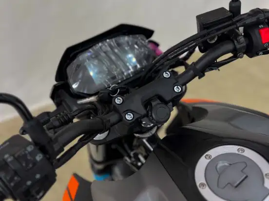 YAMAHA-FZ25 FAZER CONNECTED ABS YAMAHA-FZ25 FAZER CONNECTED ABS-2025