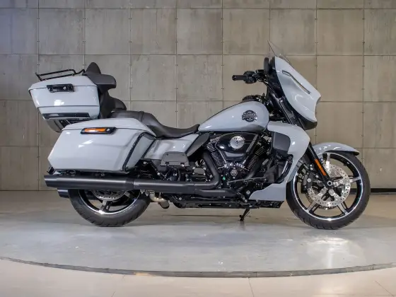 HARLEY-DAVIDSON STREET GLIDE ULTRA 