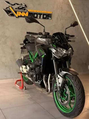 KAWASAKI Z900 KAWASAKI Z900