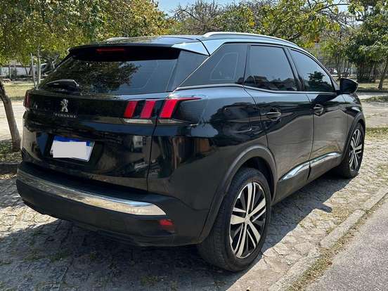 PEUGEOT-3008-2018