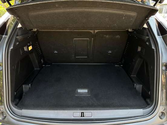 PEUGEOT-3008-2018