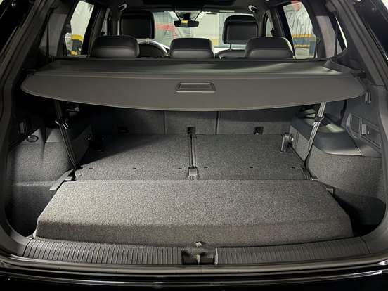 VOLKSWAGEN-TIGUAN-2.0 300 TSI GASOLINA ALLSPACE R-LINE AUTOMÁTICO VOLKSWAGEN-TIGUAN-2024