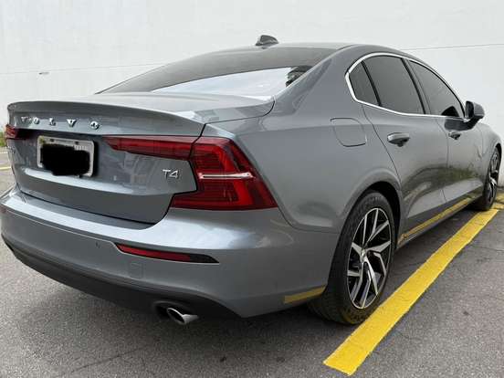 VOLVO-S60-2.0 T4 MOMENTUM GASOLINA 4P AUTOMÁTICO VOLVO-S60-2019
