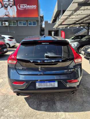 VOLVO-V40-2.0 T4 MOMENTUM GASOLINA 4P AUTOMÁTICO VOLVO-V40-2018