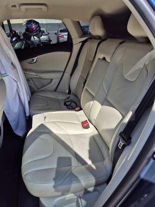 VOLVO-V40-2.0 T4 MOMENTUM GASOLINA 4P AUTOMÁTICO VOLVO-V40-2018