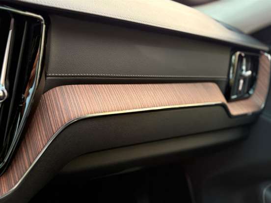 VOLVO-XC60-2022