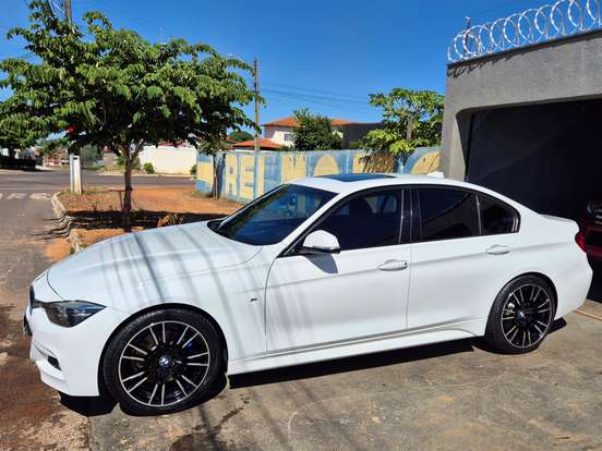 BMW-328i-2018