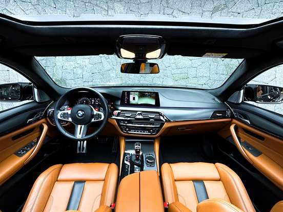 BMW-M5-4.4 V8 TWIN POWER M XDRIVE STEPTRONIC BMW-M5-2018