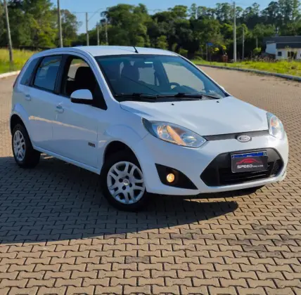FORD FIESTA 1.6 MPI CLASS HATCH 8V FLEX 4P MANUAL FORD FIESTA 1.6 MPI CLASS HATCH 8V FLEX 4P MANUAL