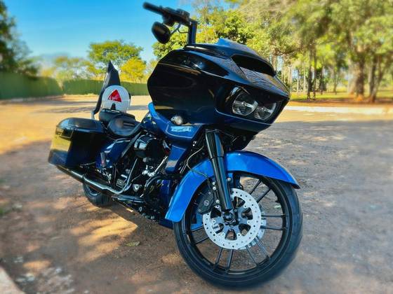 HARLEY-DAVIDSON CVO ROAD GLIDE 