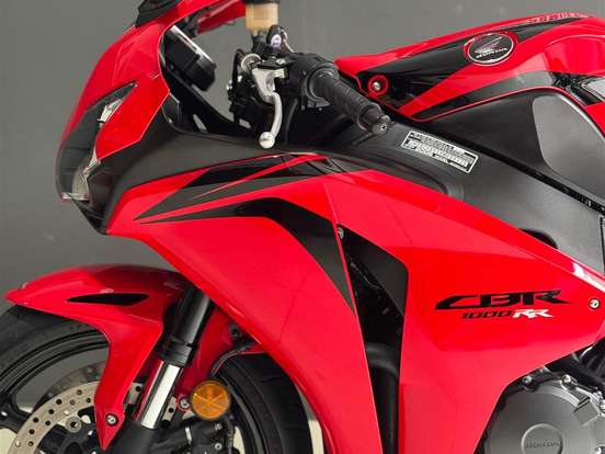 HONDA-CBR 1000RR FIREBLADE HONDA-CBR 1000RR FIREBLADE-2008