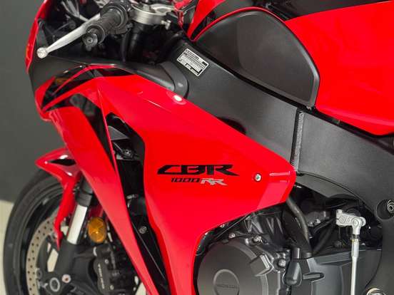 HONDA-CBR 1000RR FIREBLADE HONDA-CBR 1000RR FIREBLADE-2008