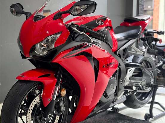 HONDA-CBR 1000RR FIREBLADE HONDA-CBR 1000RR FIREBLADE-2008