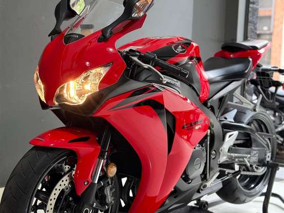 HONDA-CBR 1000RR FIREBLADE HONDA-CBR 1000RR FIREBLADE-2008