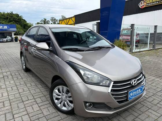 HYUNDAI HB20S 1.6 COMFORT PLUS 16V FLEX 4P AUTOMÁTICO