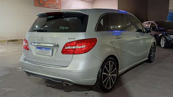 MERCEDES-BENZ-B 200-2012