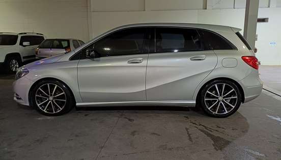 MERCEDES-BENZ-B 200-2012