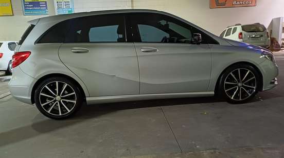 MERCEDES-BENZ-B 200-2012