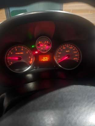 PEUGEOT-207-2010