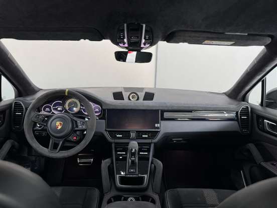 PORSCHE-CAYENNE-2022