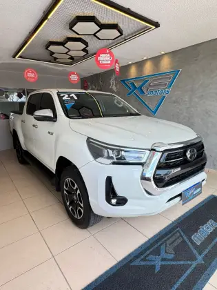 TOYOTA HILUX 2.8 D-4D TURBO DIESEL CD SRV 4X4 AUTOMÁTICO