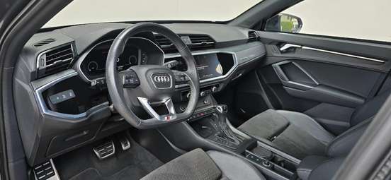 AUDI-Q3-2022