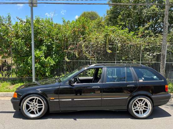 BMW-328i-2.8 TOURING 24V GASOLINA 4P AUTOMÁTICO BMW-328i-1997