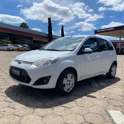 FORD FIESTA 1.6 ROCAM HATCH 8V FLEX 4P MANUAL