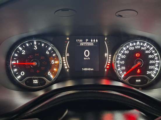 JEEP-RENEGADE-2.0 16V TURBO DIESEL LONGITUDE 4P 4X4 AUTOMÁTICO JEEP-RENEGADE-2015