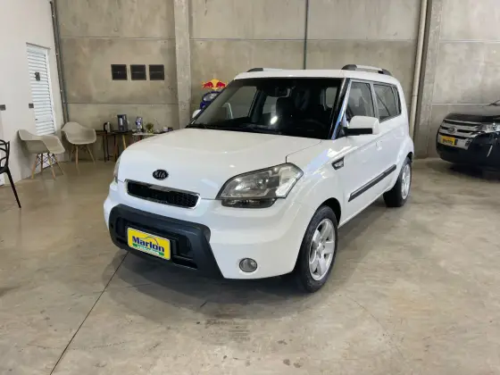KIA SOUL 1.6 EX 16V FLEX 4P MANUAL KIA SOUL 1.6 EX 16V FLEX 4P MANUAL
