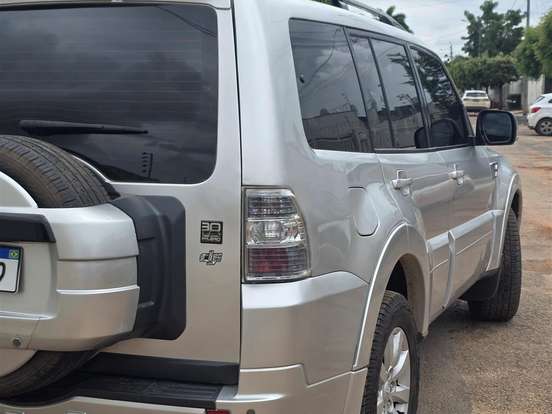 MITSUBISHI-PAJERO FULL-3.2 HPE 4X4 16V TURBO INTERCOOLER DIESEL 4P AUTOMÁTICO MITSUBISHI-PAJERO FULL-2013