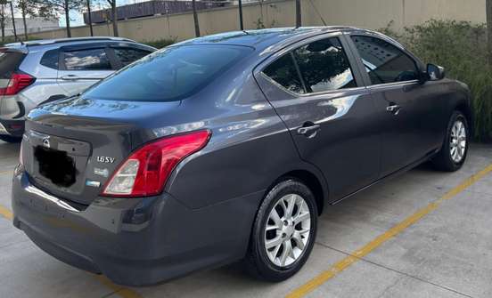 NISSAN-VERSA-2017