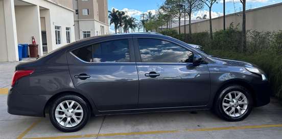 NISSAN-VERSA-2017