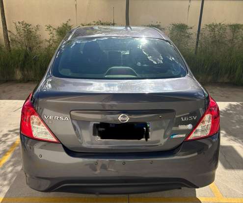 NISSAN-VERSA-2017