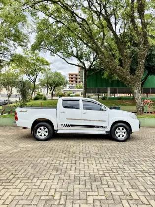 TOYOTA HILUX 2.7 SRV 4X4 CD 16V FLEX 4P AUTOMÁTICO