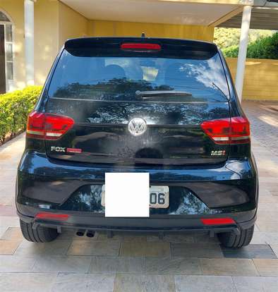 VOLKSWAGEN-FOX-2015