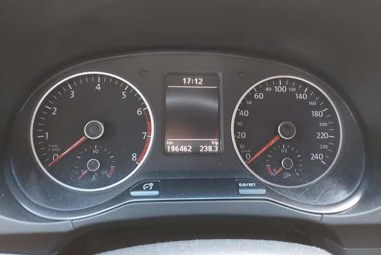 VOLKSWAGEN-FOX-2015