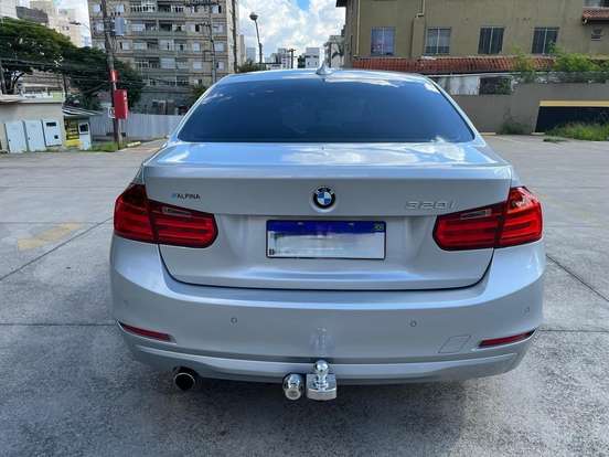 BMW-320i-2013