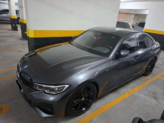 BMW-320i-2020