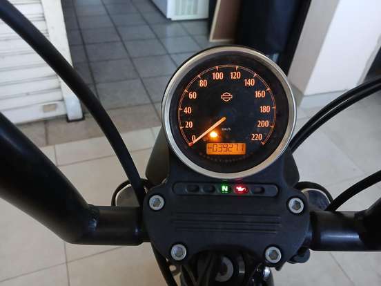 HARLEY-DAVIDSON-SPORTSTER IRON 883-2017