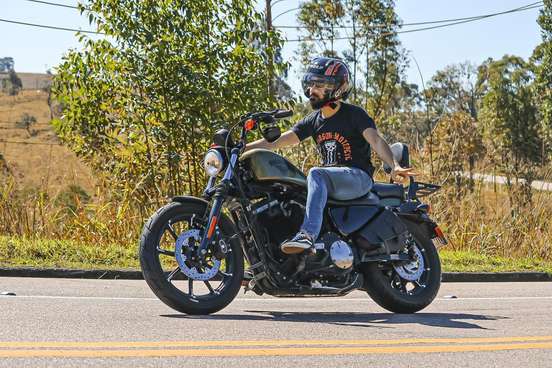 HARLEY-DAVIDSON-SPORTSTER XL 883N IRON-2017