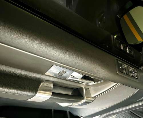 LAND ROVER-DISCOVERY 4-2014