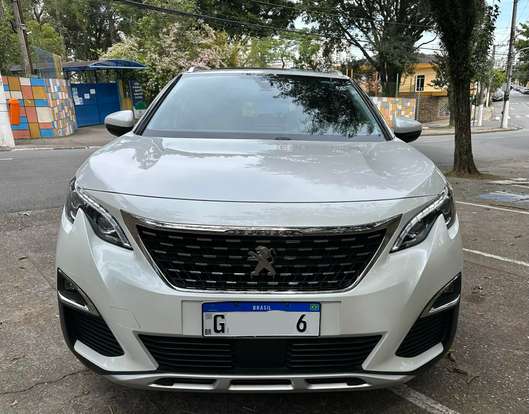 PEUGEOT-3008-2017
