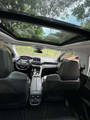 PEUGEOT-3008-2017