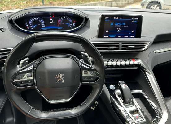 PEUGEOT-3008-2017