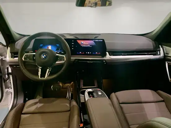 BMW-iX1-2025