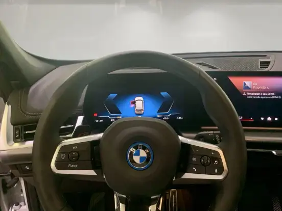BMW-iX1-2025