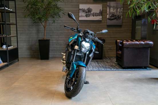 BMW-F 900 R SPORT PLUS-2025